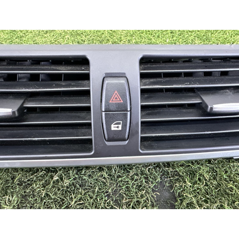 Центральный дефлектор салона (салон) BMW X5 E70 2012 4.4 64229220101