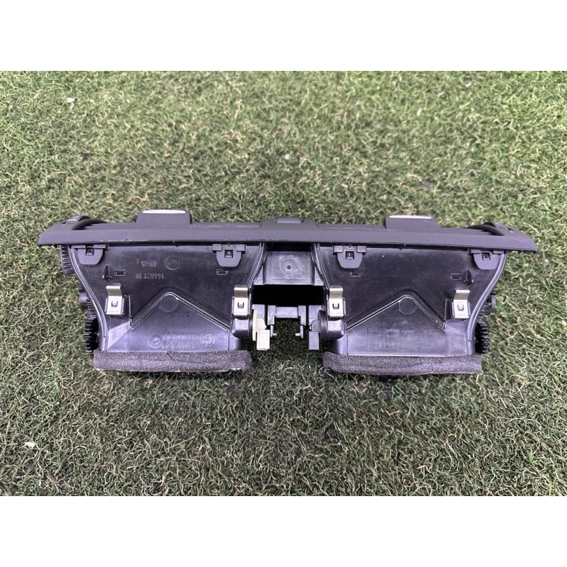 Центральный дефлектор салона (салон) BMW X5 E70 2012 4.4 64229220101