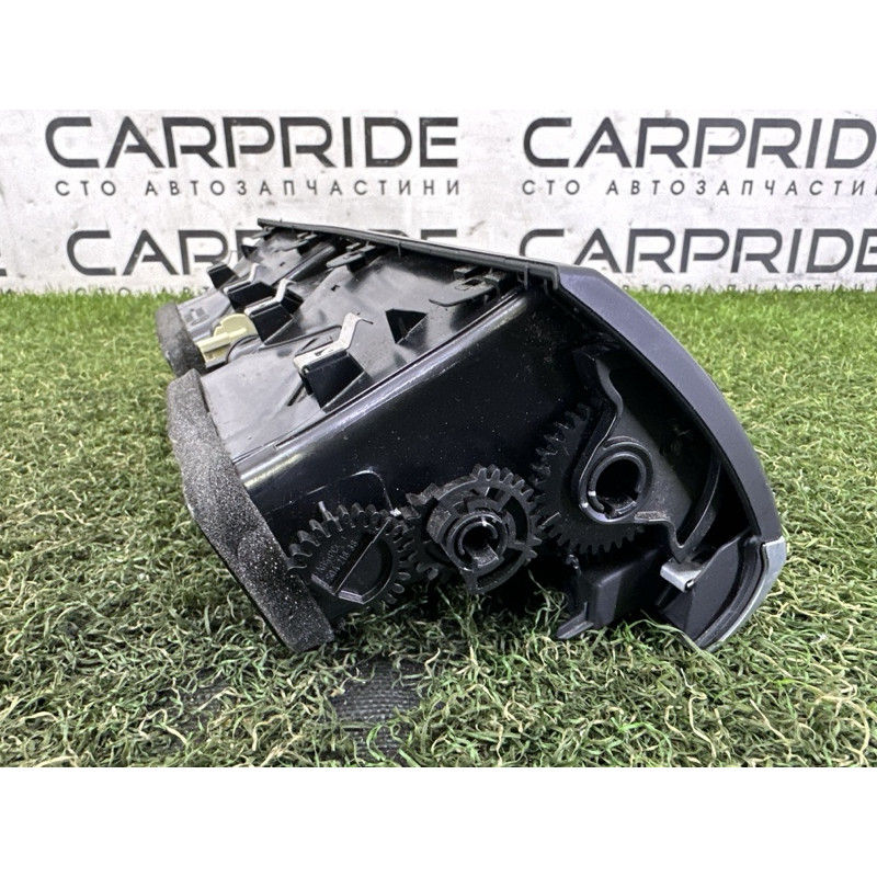 Центральный дефлектор салона (салон) BMW X5 E70 2012 4.4 64229220101