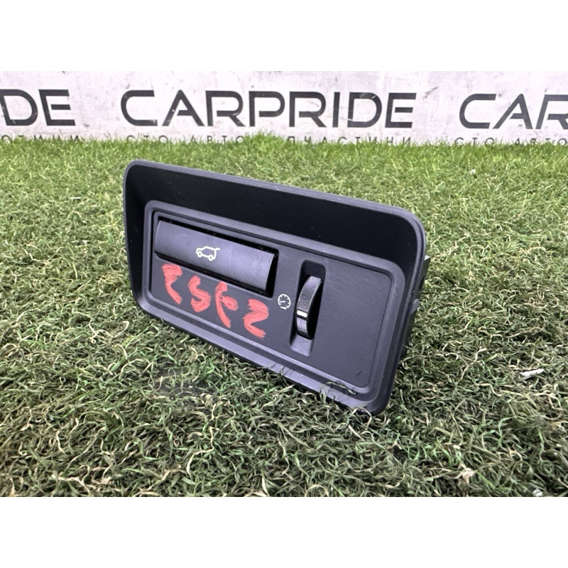 Кнопка открывания крышки багажника (электрика / кнопки) LAND ROVER RANGE ROVER Sport L494 2014 5.0 LR038676