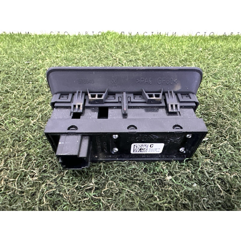 Кнопка открывания крышки багажника (электрика / кнопки) LAND ROVER RANGE ROVER Sport L494 2014 5.0 LR038676