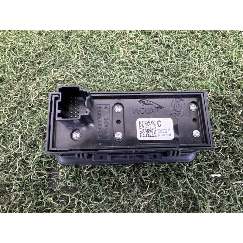 Кнопка открывания крышки багажника (электрика / кнопки) LAND ROVER RANGE ROVER Sport L494 2014 5.0 LR038676