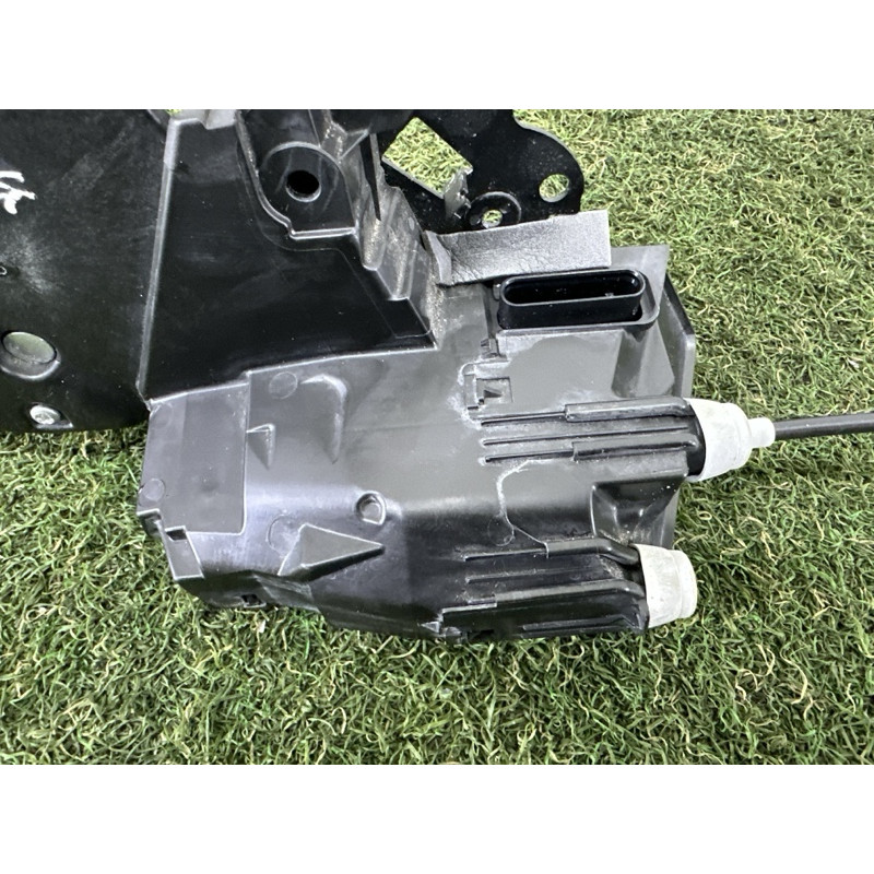 Замок дверей (кузов и элементы) LAND ROVER Range Rover L405 2014 5.0 LR063611