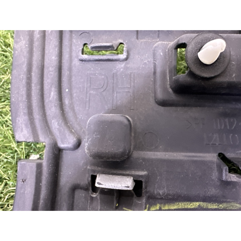 Накладка двери внешняя (кузов и элементы) LAND ROVER Range Rover L405 2014 5.0 LR048804