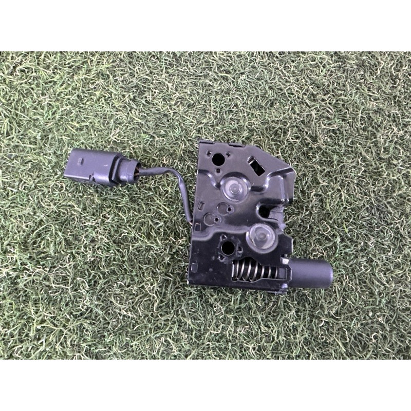 Замок капота (кузов і елементи) AUDI A3 8V 2015 1.8 8V0823509