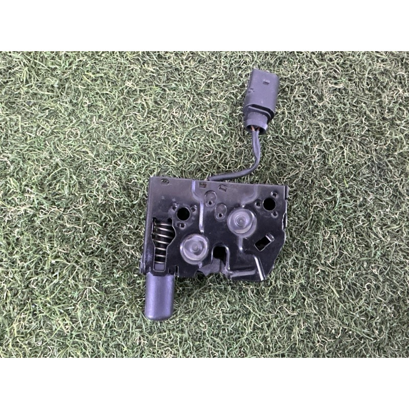 Замок капота (кузов і елементи) AUDI A3 8V 2015 1.8 8V0823509