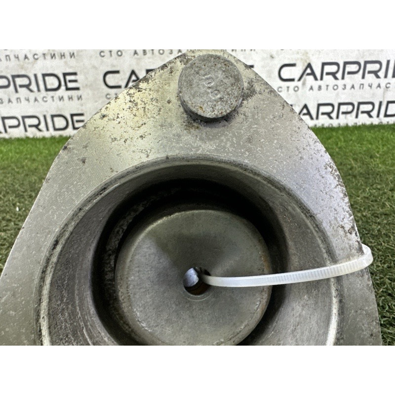 Опора стойки (подвеска) BMW X5 E70 2012 3.0 N55B30 33526788778