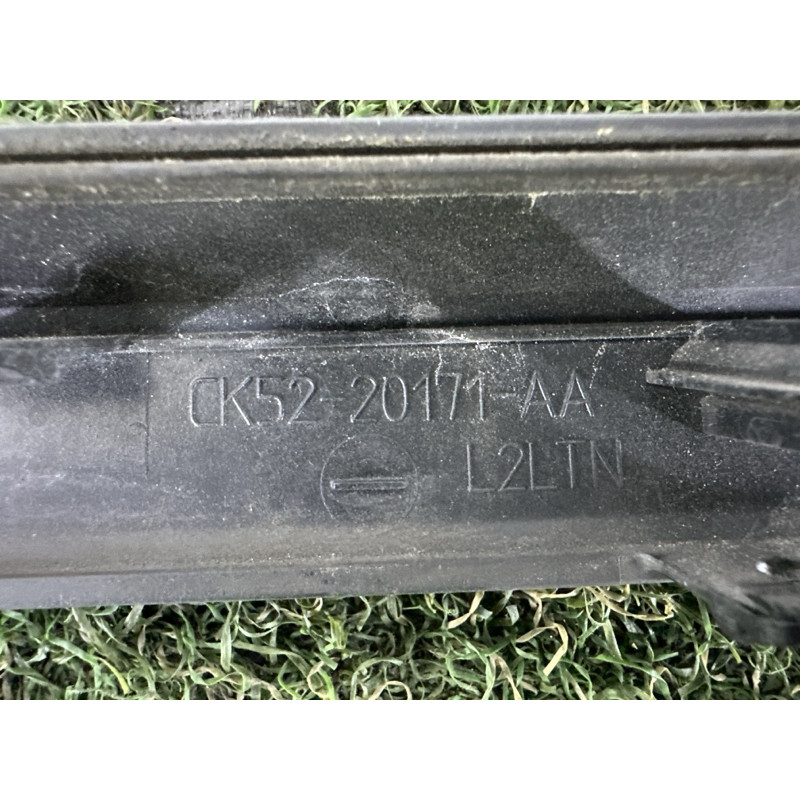 Зовнішній молдинг дверки (кузов и элементы) LAND ROVER Range Rover L405 2014 5.0 LR038858