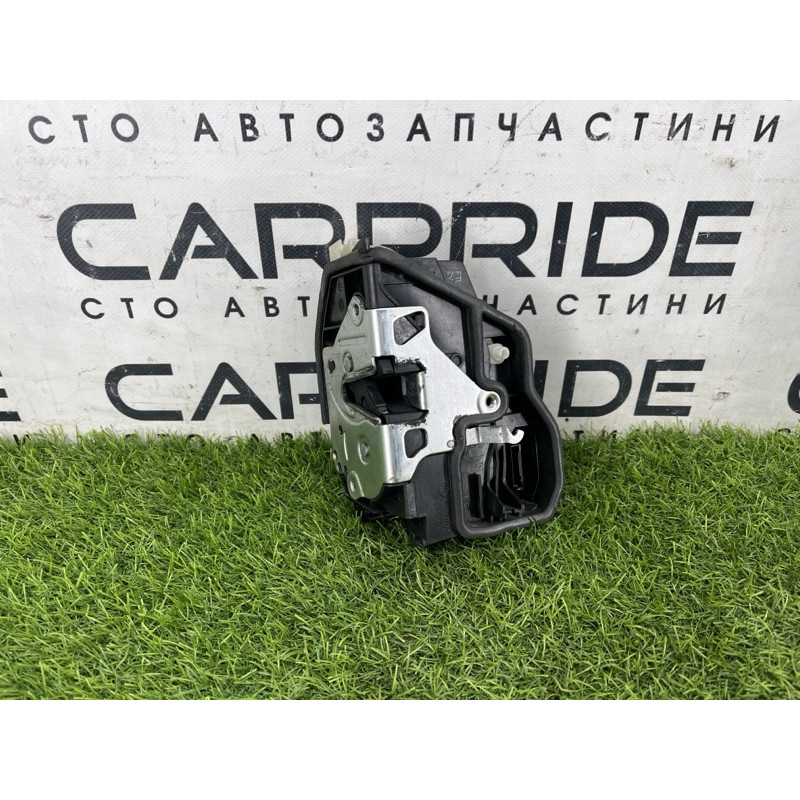 Замок двери (кузов и элементы) BMW X1 E84 2014 2.0 51217229461