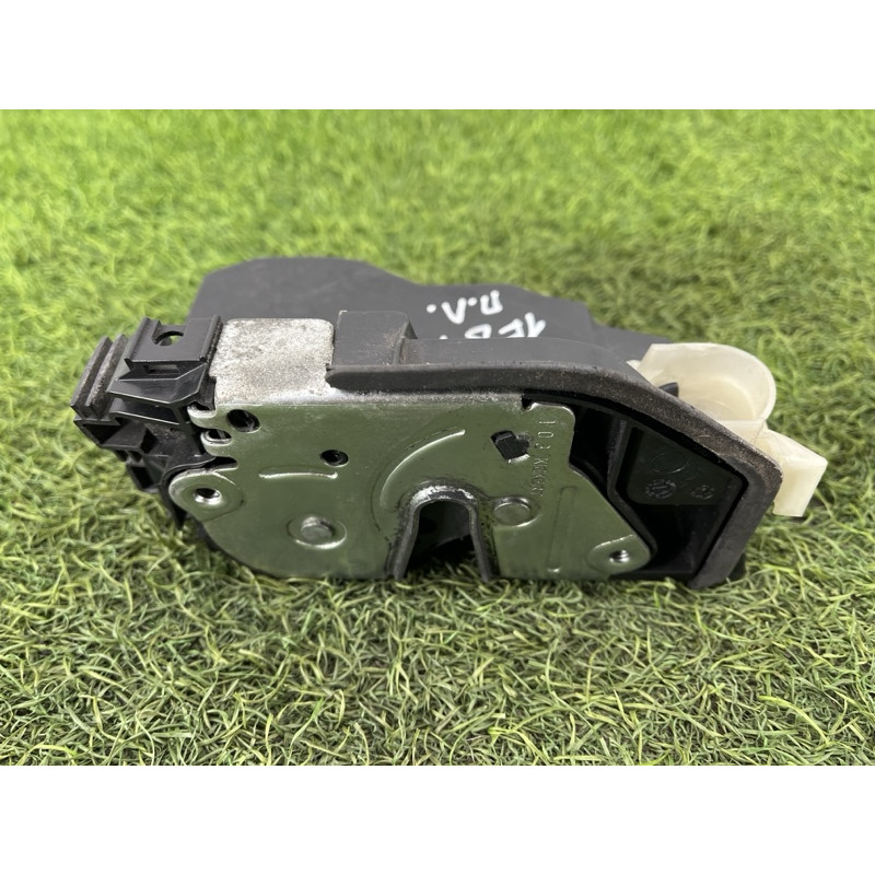 Замок двери (кузов и элементы) BMW X1 E84 2014 2.0 51217229461