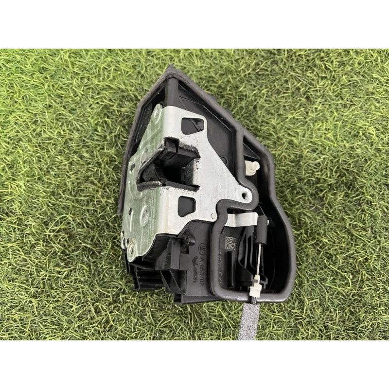 Замок двери (кузов и элементы) BMW X1 E84 2014 2.0 51227229459