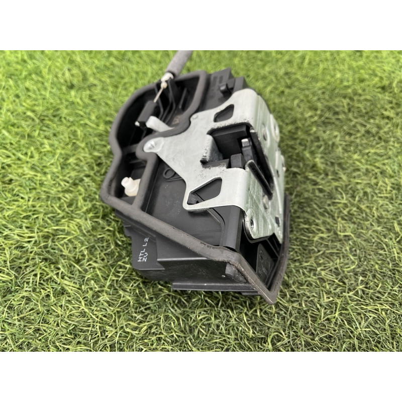 Замок двери (кузов и элементы) BMW X1 E84 2014 2.0 51227229459