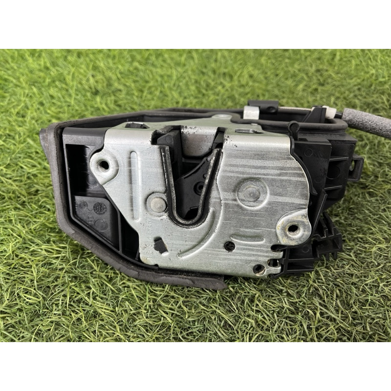 Замок двери (кузов и элементы) BMW X1 E84 2014 2.0 51227229459