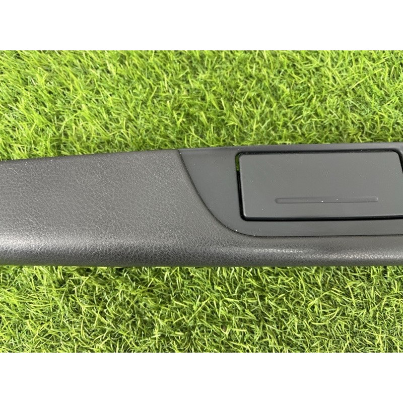 Подлокотник (салон) Volkswagen Touareg NF 2012 3.0 Hybrid CGFA 7P6868139DK84