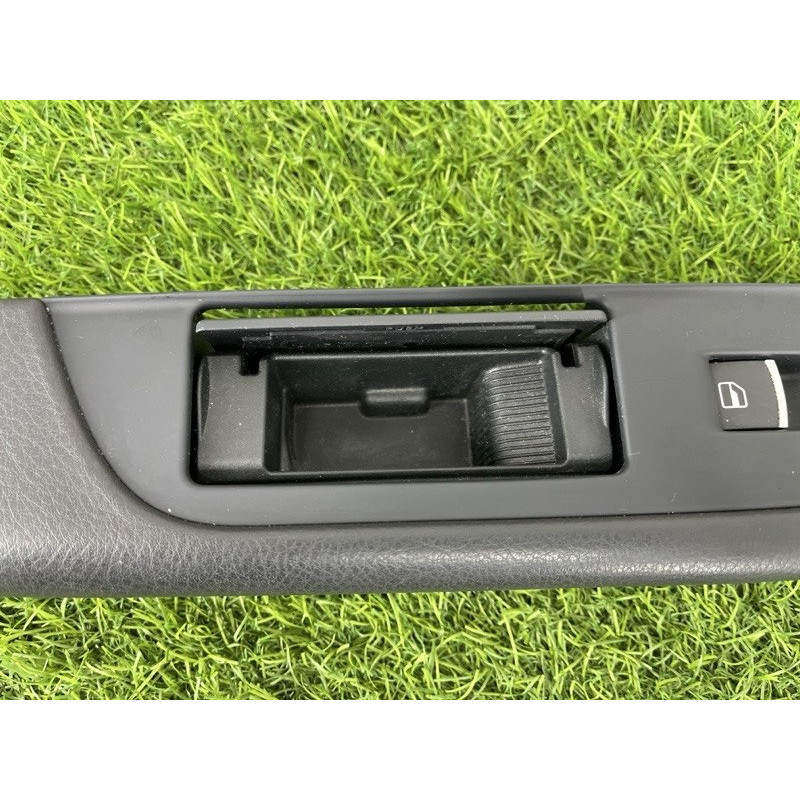 Подлокотник (салон) Volkswagen Touareg NF 2012 3.0 Hybrid CGFA 7P6868139DK84