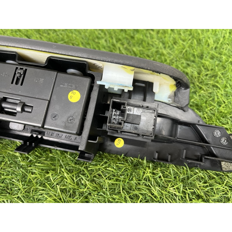 Подлокотник (салон) Volkswagen Touareg NF 2012 3.0 Hybrid CGFA 7P6868139DK84