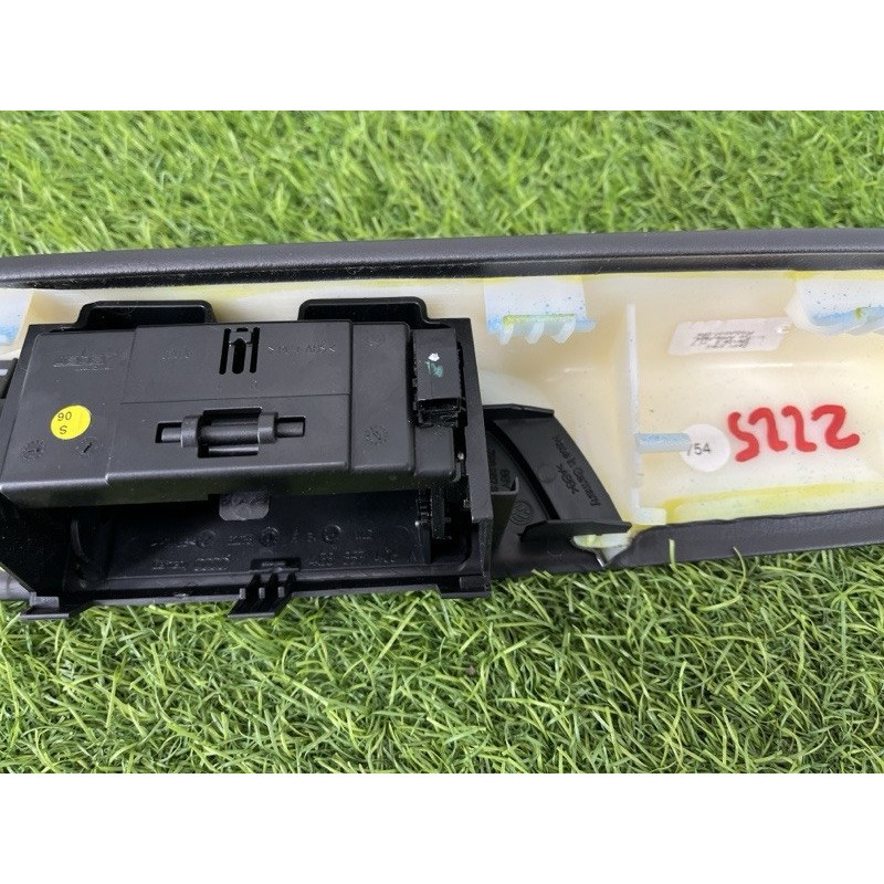 Подлокотник (салон) Volkswagen Touareg NF 2012 3.0 Hybrid CGFA 7P6868140DK84