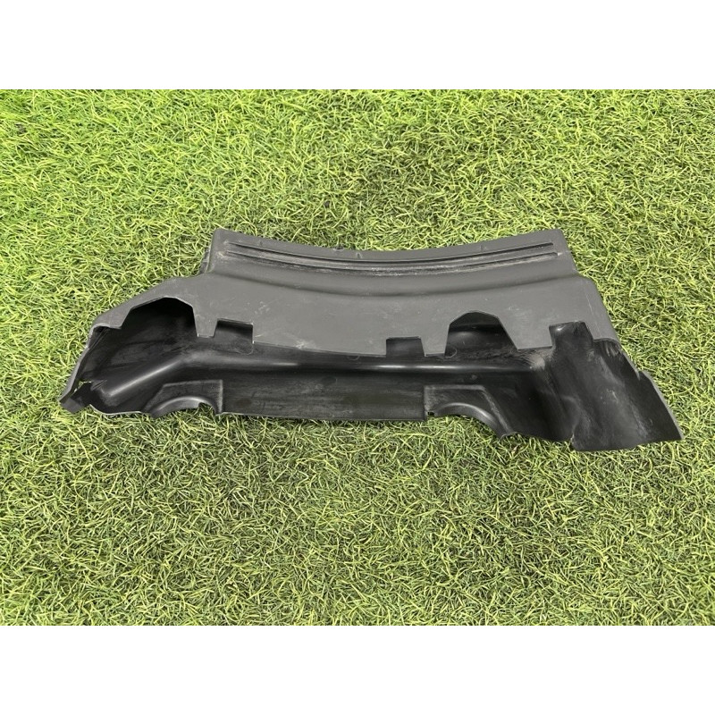 Воздуховод радиатора (кузов и элементы) Volkswagen Touareg NF 2012 3.0 Hybrid CGFA 7P6121395