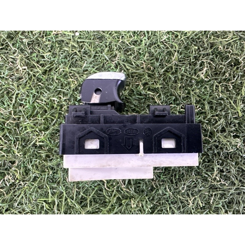 Кнопка стеклоподъемника (электрика / кнопки) KIA K5 DL3 2021 1.6 93581L2100