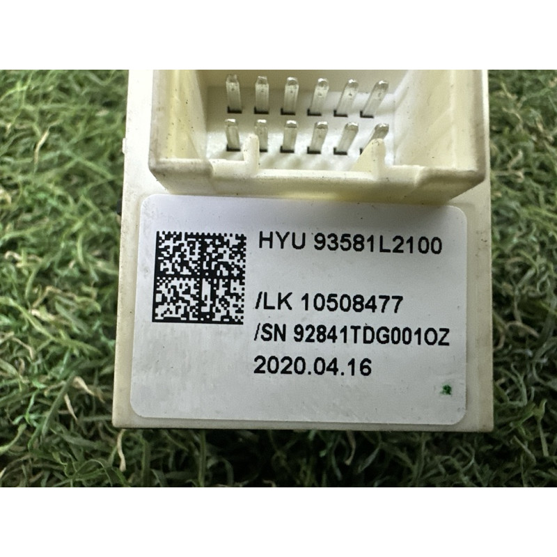 Кнопка стеклоподъемника (электрика / кнопки) KIA K5 DL3 2021 1.6 93581L2100