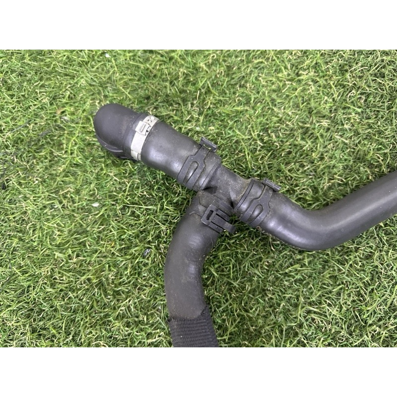Патрубок (система охлаждения) LAND ROVER Range Rover Velar L560 2018 2.0 LR091857
