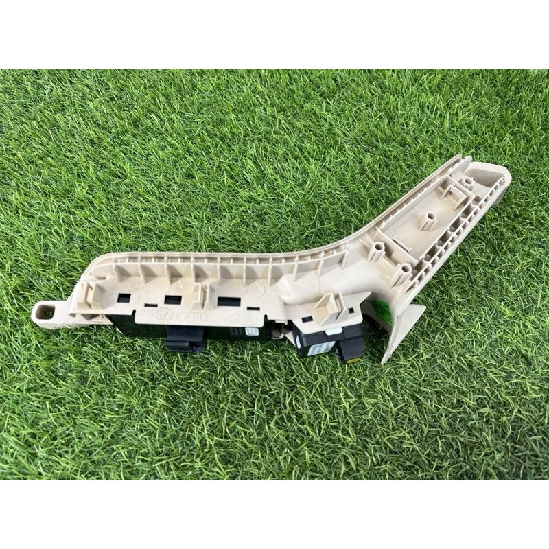 Накладка кнопок склопідйомника (салон) AUDI A4 B9 2018 2.0 DBPA 8W1867171ABV2