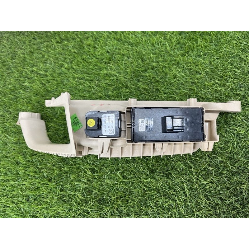 Накладка кнопок склопідйомника (салон) AUDI A4 B9 2018 2.0 DBPA 8W1867171ABV2