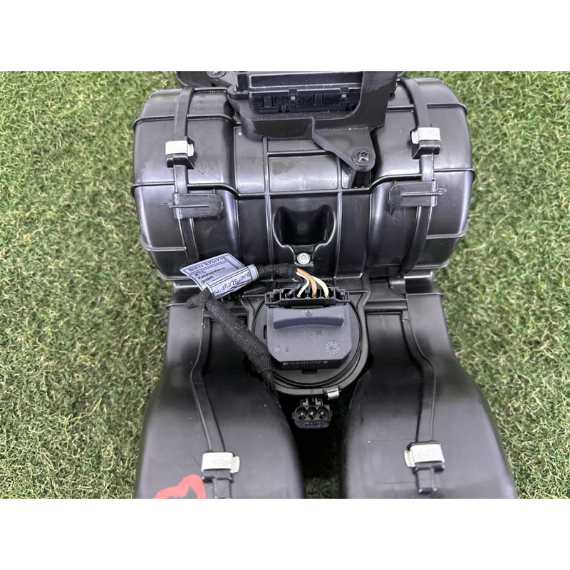 Корпус пічки (обігрів та кондиціювання) BMW X5 F15 2015 3.0 64119272626