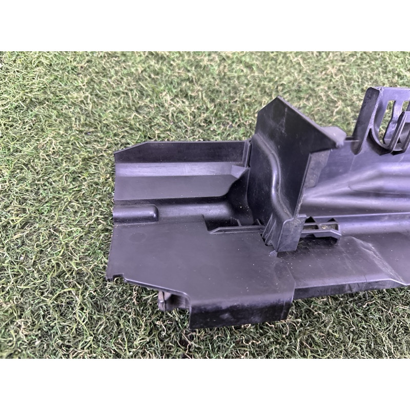 Кронштейн радіатора (кузов і елементи) BMW 3-series E90 2010 3.0 N54 17107524914