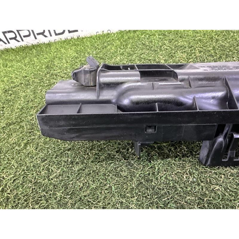 Кронштейн радіатора (кузов і елементи) BMW 3-series E90 2010 3.0 N54 17107524914