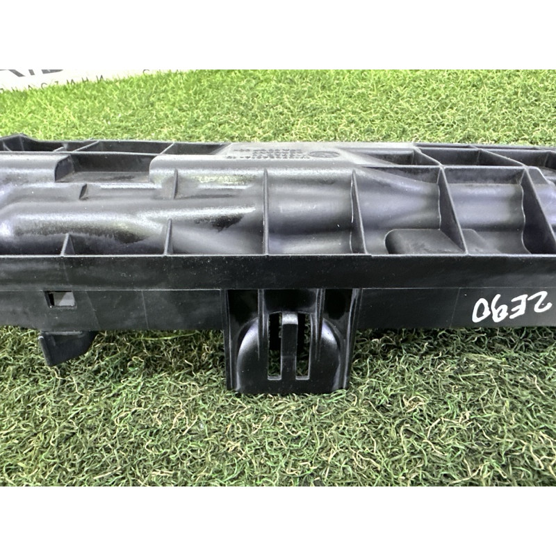 Кронштейн радіатора (кузов і елементи) BMW 3-series E90 2010 3.0 N54 17107524914
