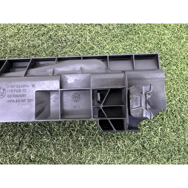 Кронштейн радіатора (кузов і елементи) BMW 3-series E90 2010 3.0 N54 17107524914