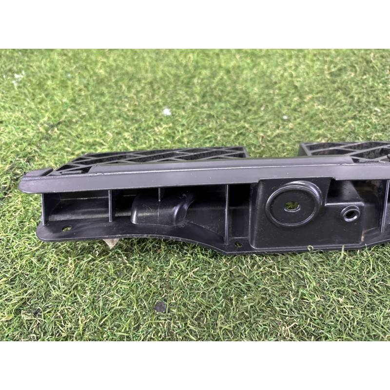 Крепление бампера (кузов и элементы) Volkswagen Touareg NF 2013 3.0 Hybrid 7P6807863