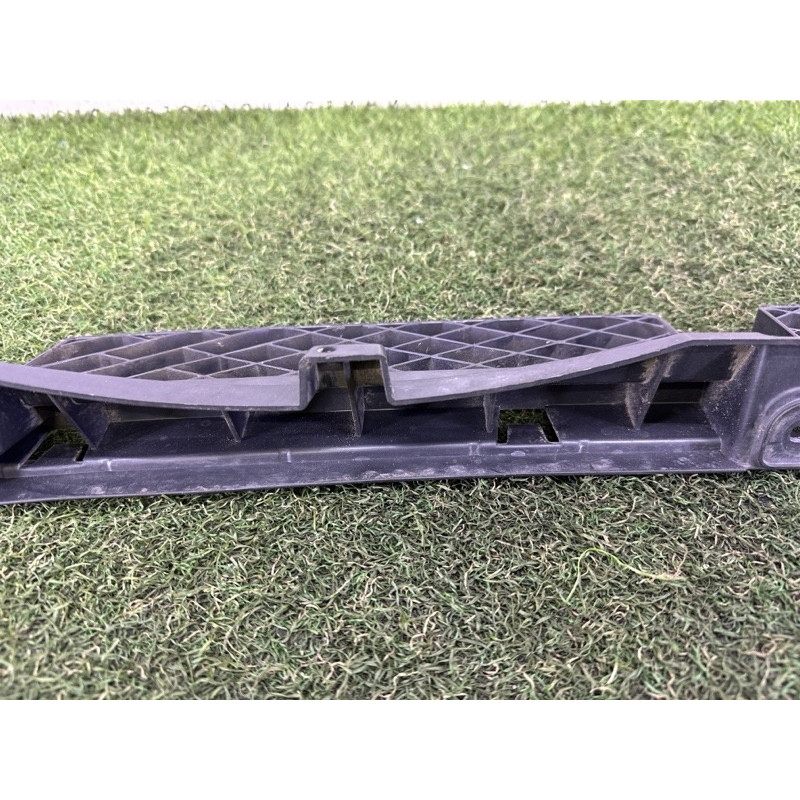 Крепление бампера (кузов и элементы) Volkswagen Touareg NF 2012 3.0 TDI 7P6807863