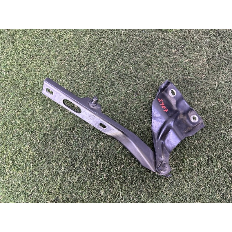 Петля капота (кузов і елементи) AUDI Q5 8R 2010 3.2 CALB 8R0823302A