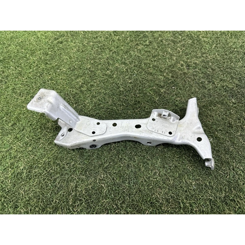 Кріплення крила (кузов і елементи) AUDI A3 8V 2015 1.8 8V0821136C