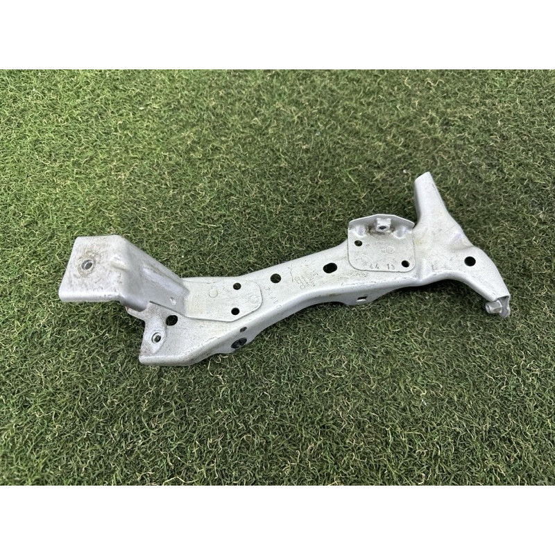 Кріплення крила (кузов і елементи) AUDI A3 8V 2015 1.8 8V0821136C