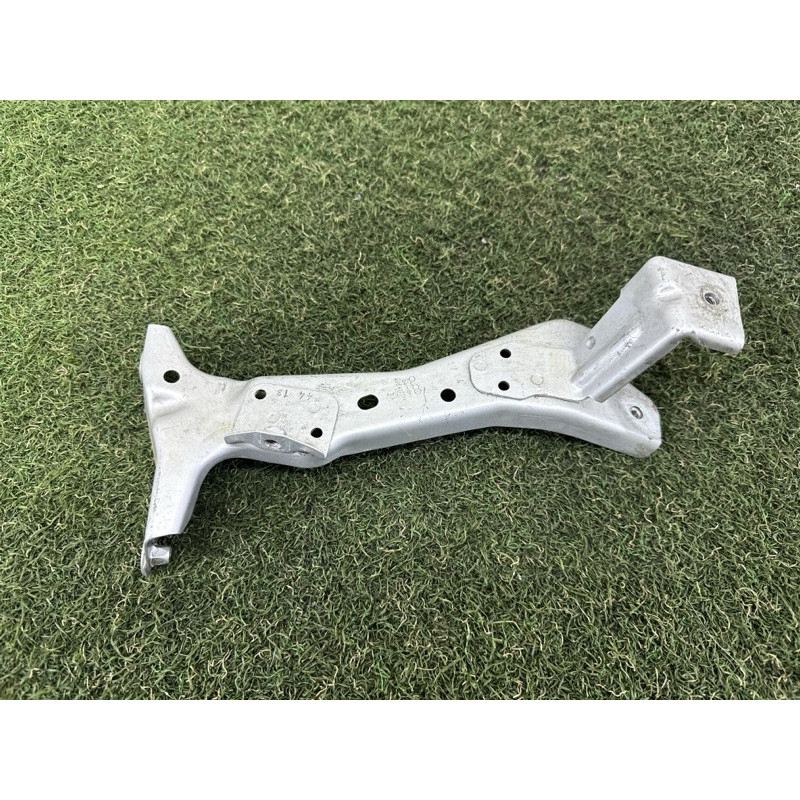 Кріплення крила (кузов і елементи) AUDI A3 8V 2015 1.8 8V0821136C