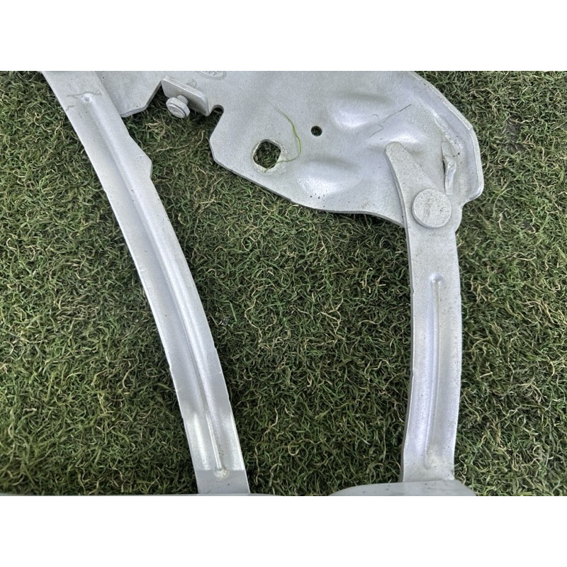 Петля капота (кузов и элементы) LAND ROVER Range Rover Velar L560 2018 2.0 LR111644