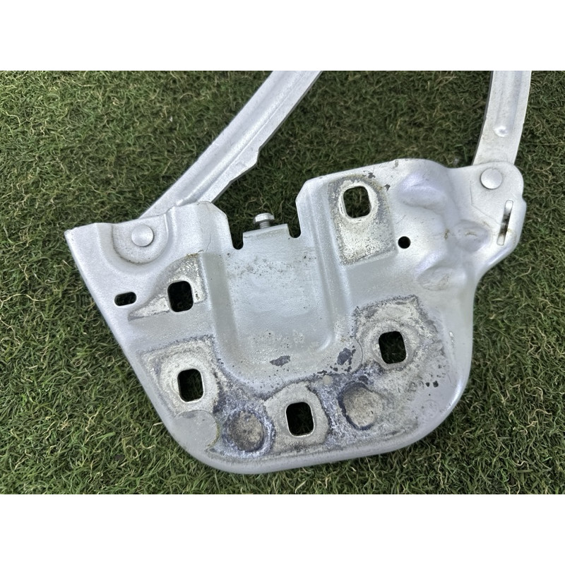 Петля капота (кузов и элементы) LAND ROVER Range Rover Velar L560 2018 2.0 LR111644