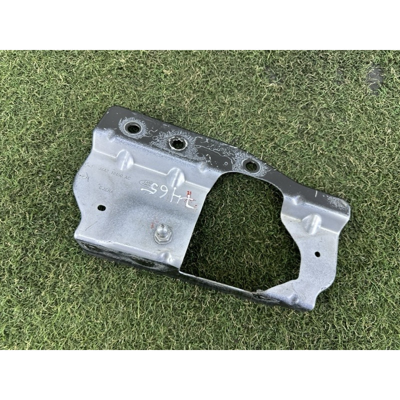 Крепление крыла (кузов и элементы) LAND ROVER Range Rover Velar L560 2018 2.0 LR092010