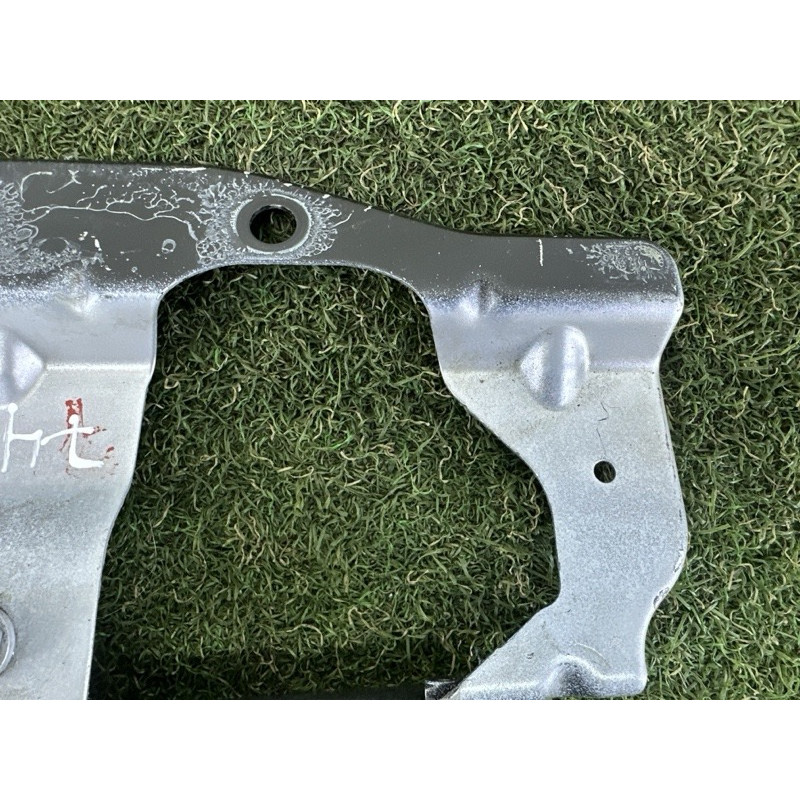 Крепление крыла (кузов и элементы) LAND ROVER Range Rover Velar L560 2018 2.0 LR092010