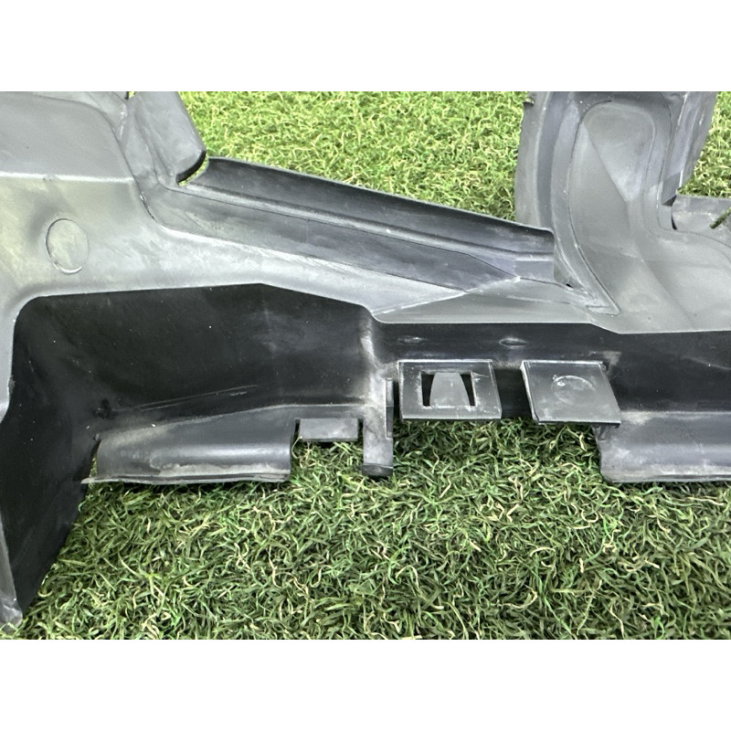 Воздуховод радиатора (кузов и элементы) AUDI Q5 8R 2012 3.2 8R0121284J