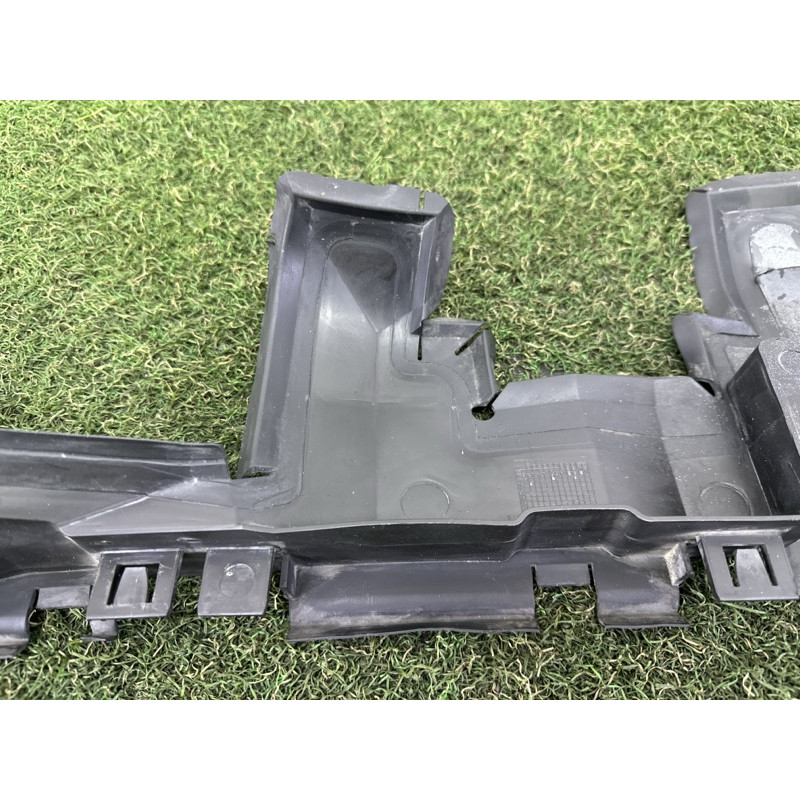 Воздуховод радиатора (кузов и элементы) AUDI Q5 8R 2012 3.2 8R0121284J