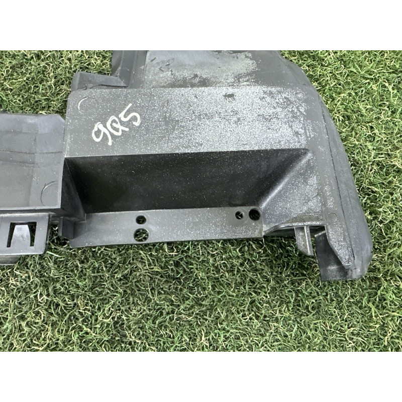 Воздуховод радиатора (кузов и элементы) AUDI Q5 8R 2012 3.2 8R0121284J