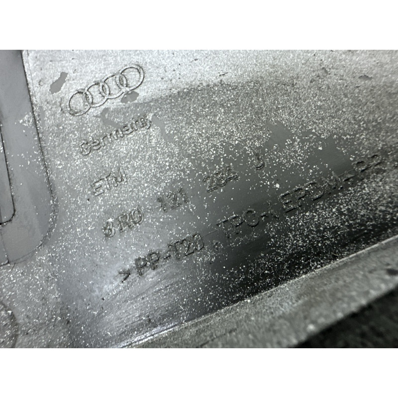 Воздуховод радиатора (кузов и элементы) AUDI Q5 8R 2012 3.2 8R0121284J
