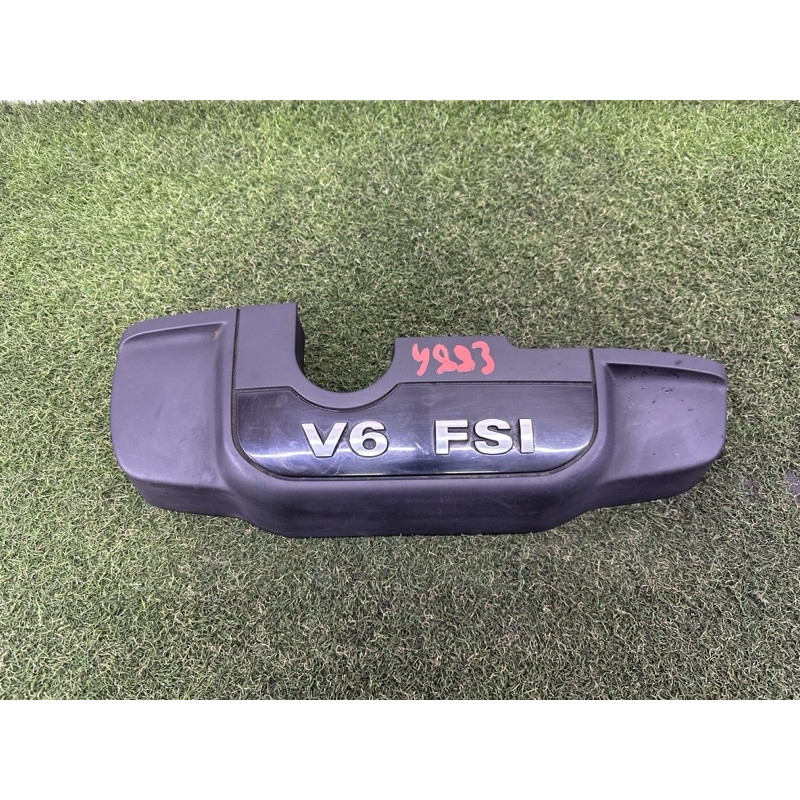 Декоративная крышка двигателя (двигатель и элементы) Volkswagen Touareg NF 2013 3.6 CGRA 03H103925G