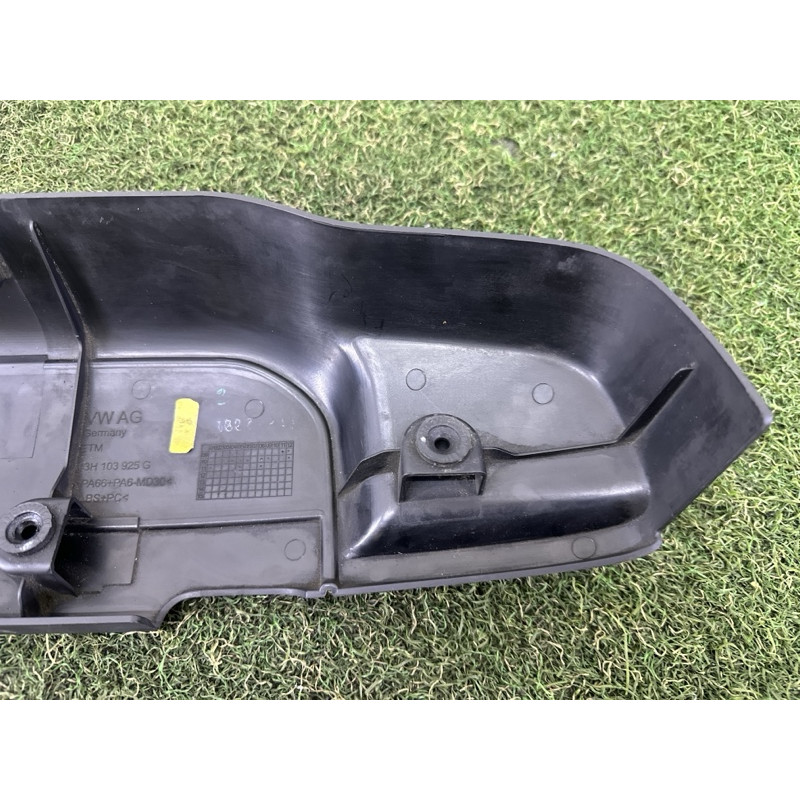 Декоративная крышка двигателя (двигатель и элементы) Volkswagen Touareg NF 2013 3.6 CGRA 03H103925G