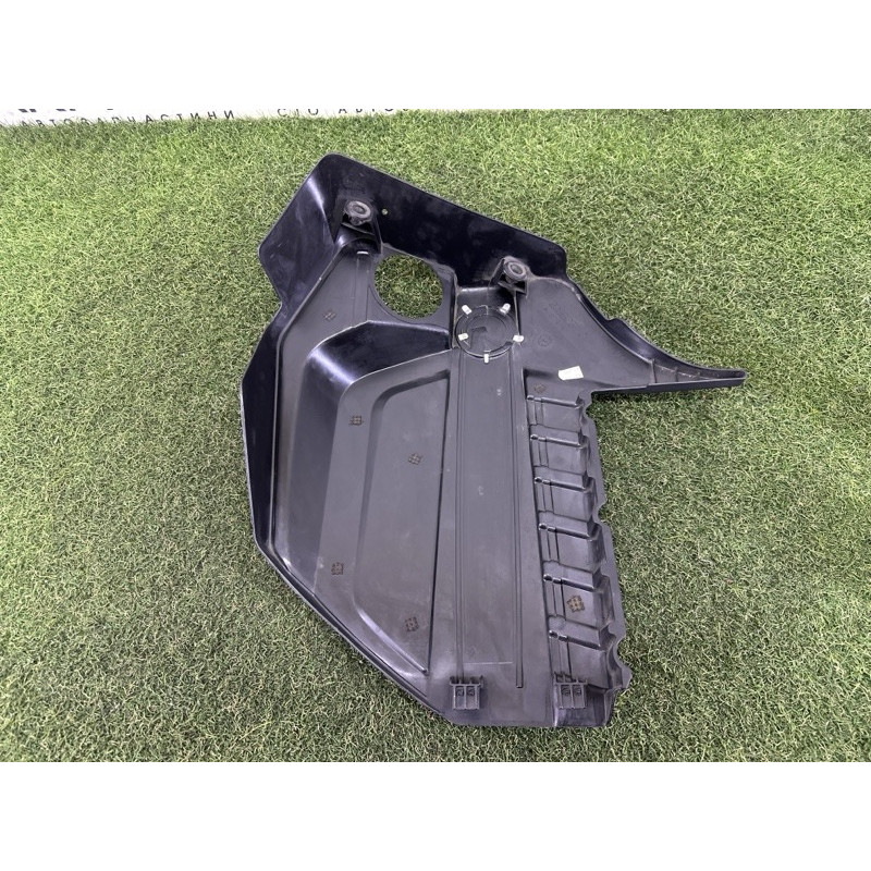 Декоративна кришка двигуна (двигун та елементи) BMW X5 F15 2015 3.0 11127607447