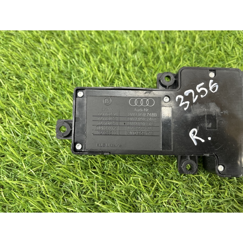 Блок регулировки сидения (закрытая категория) AUDI A4 B9 2017 2.0 TFSI DBPA 8W0959748